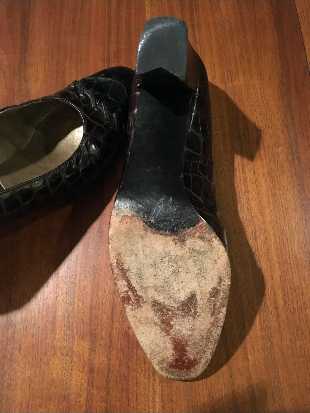 Vintage Stuart Weitzman Black/Brown Croc-Embossed Leather Pumps 9AA